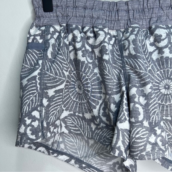 Lululemon Grey & White Floral Athletic Shorts Size 4 Activewear Running Yoga - Picture 3 of 7